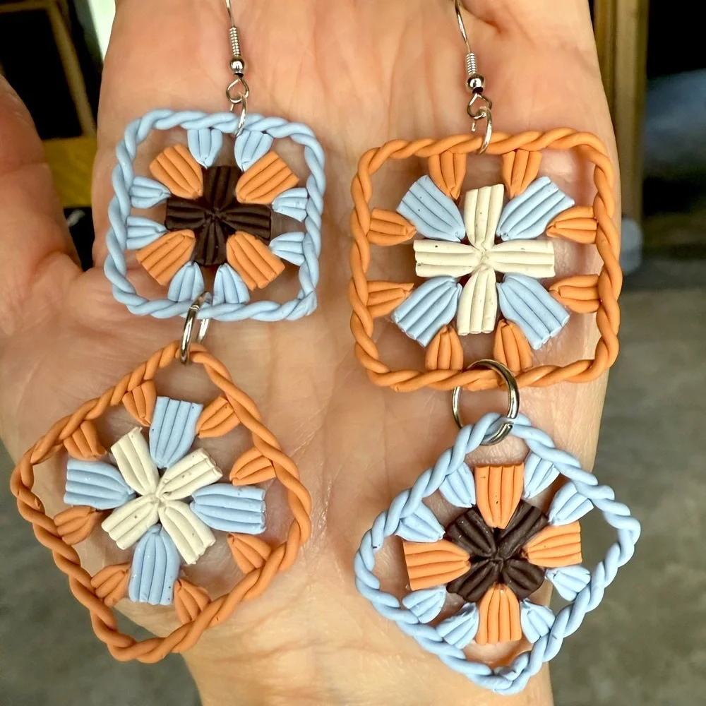 Handmade granny square earrings - Picture 2 of 4